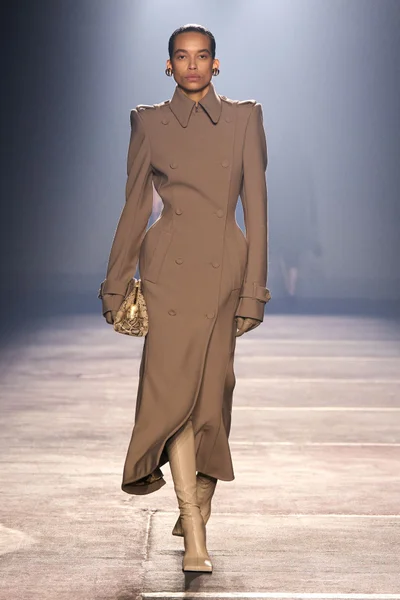 Look 34